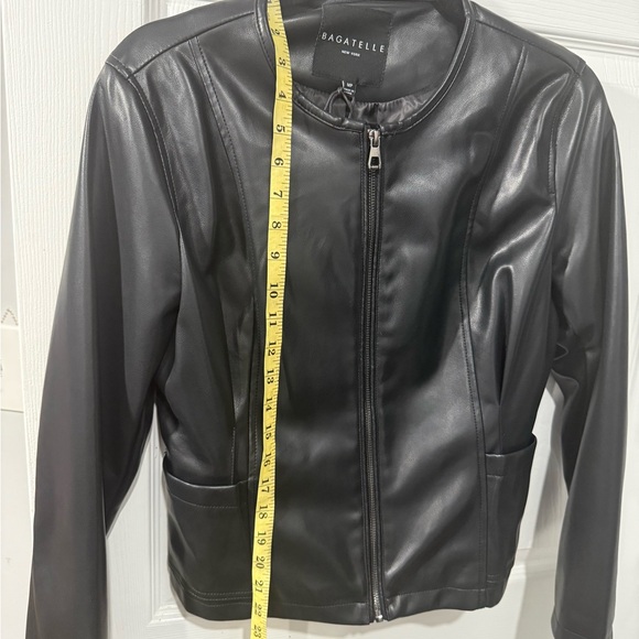 Zara Women's Black Leather Jacket - Picture 6 of 7